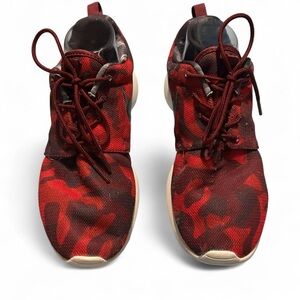 Nike Roshe Red‎ and Black Camouflage Sneakers